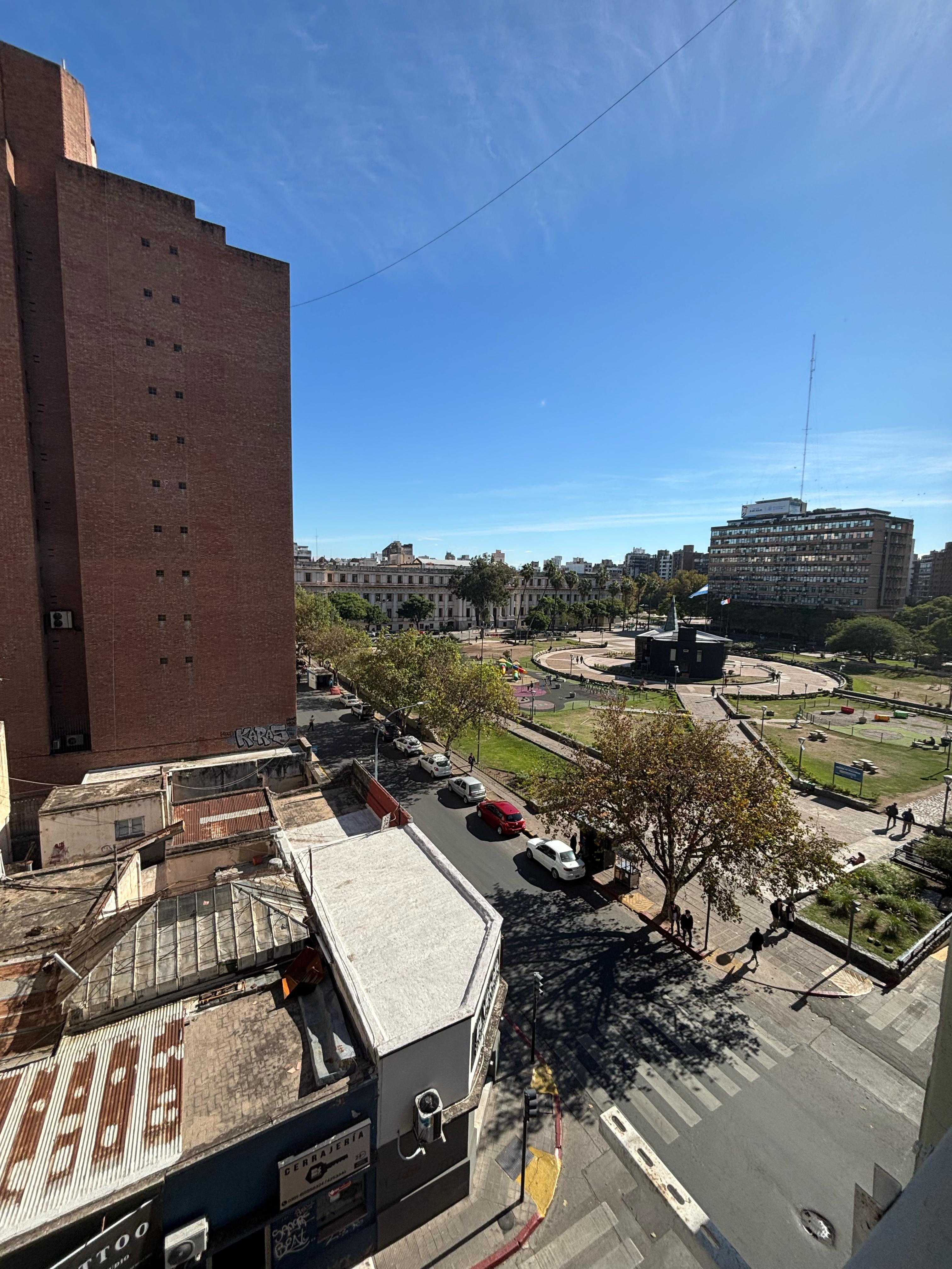 Venta Oficina , zona tribunales, Duarte Quirós y Ayacucho