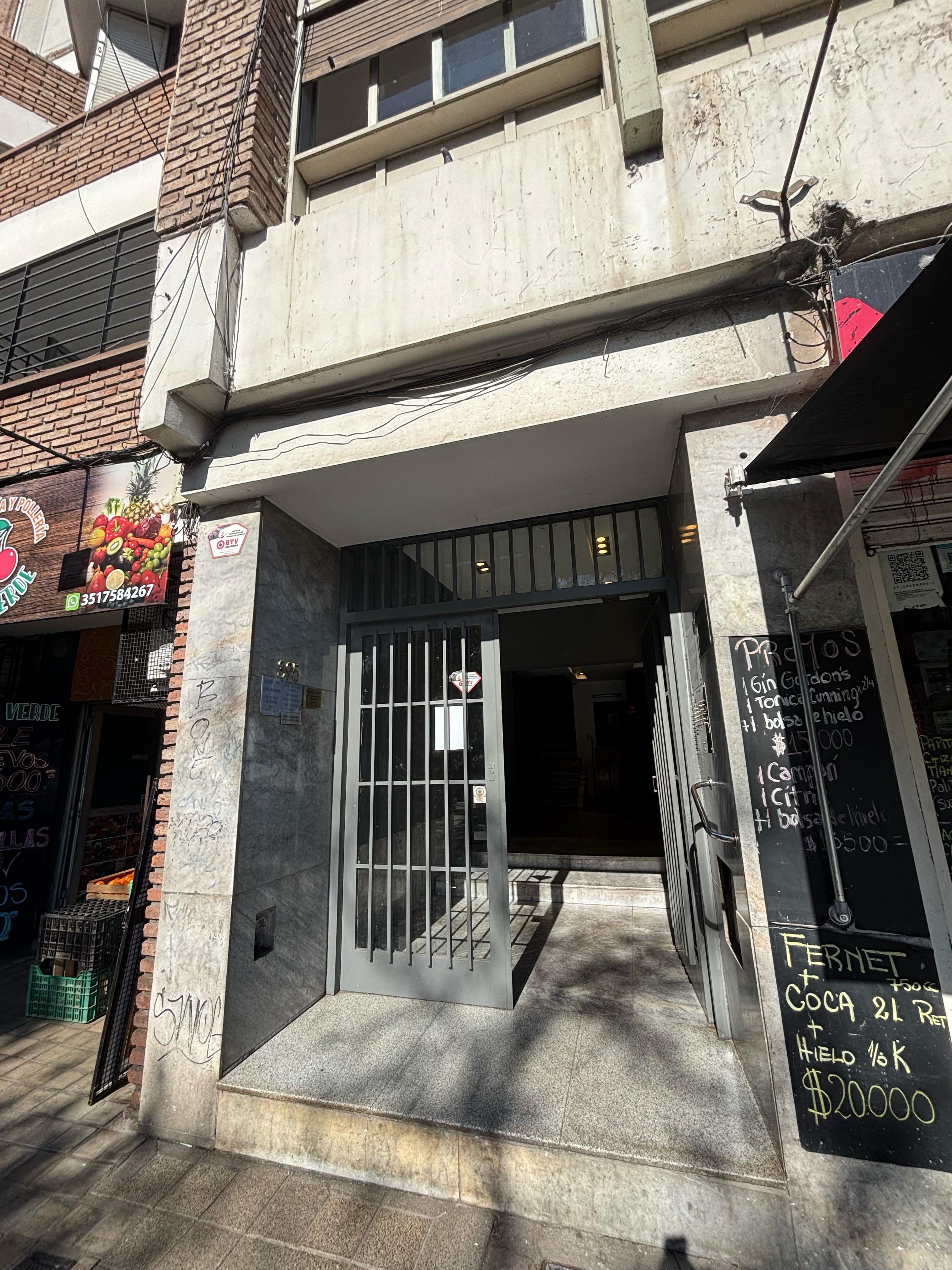 Venta Oficina , zona tribunales, Duarte Quirós y Ayacucho