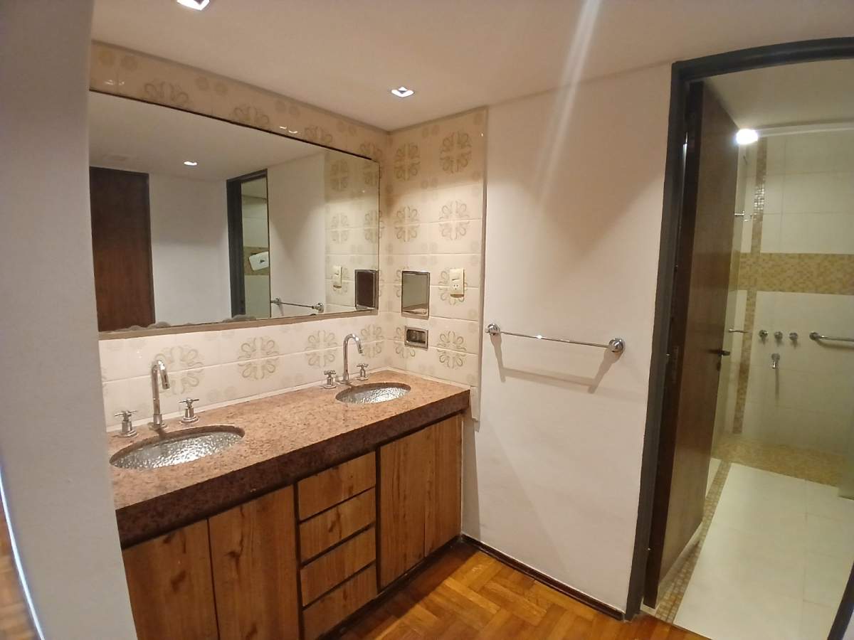 Semipiso 4 dormitorios, en mejor zona Cañada