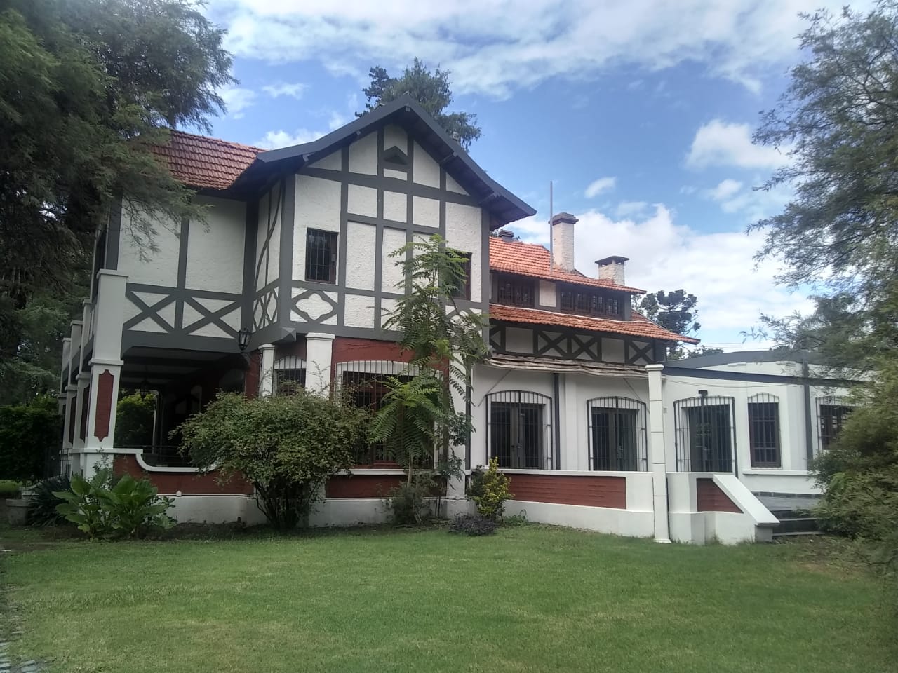 OFICINA AMOBLADA EN ZONA NORTE . AMENITIES, SALA DE REUNION, JARDIN