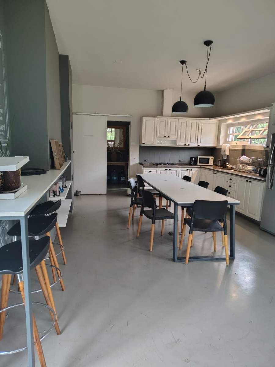 OFICINA AMOBLADA EN ZONA NORTE . AMENITIES, SALA DE REUNION, JARDIN