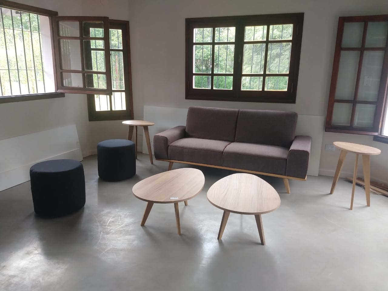 OFICINA AMOBLADA EN ZONA NORTE . AMENITIES, SALA DE REUNION, JARDIN