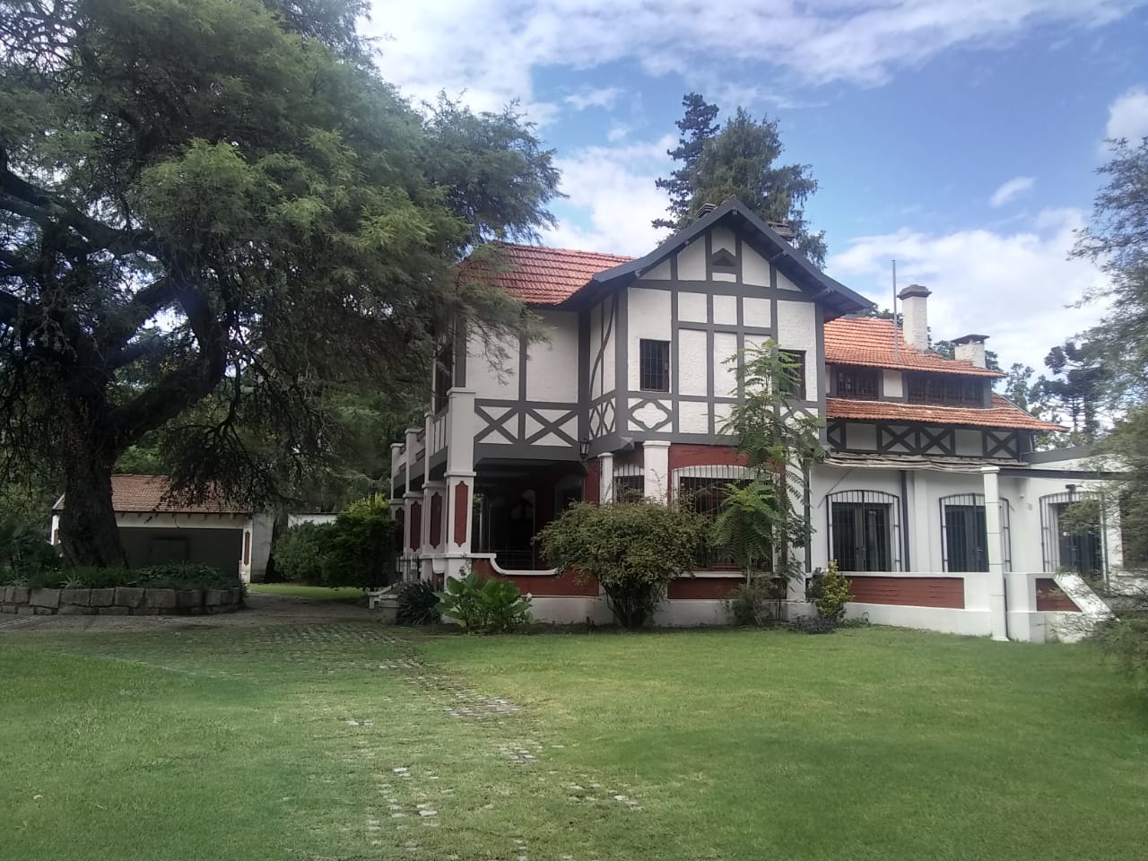 OFICINA AMOBLADA EN ZONA NORTE . AMENITIES, SALA DE REUNION, JARDIN