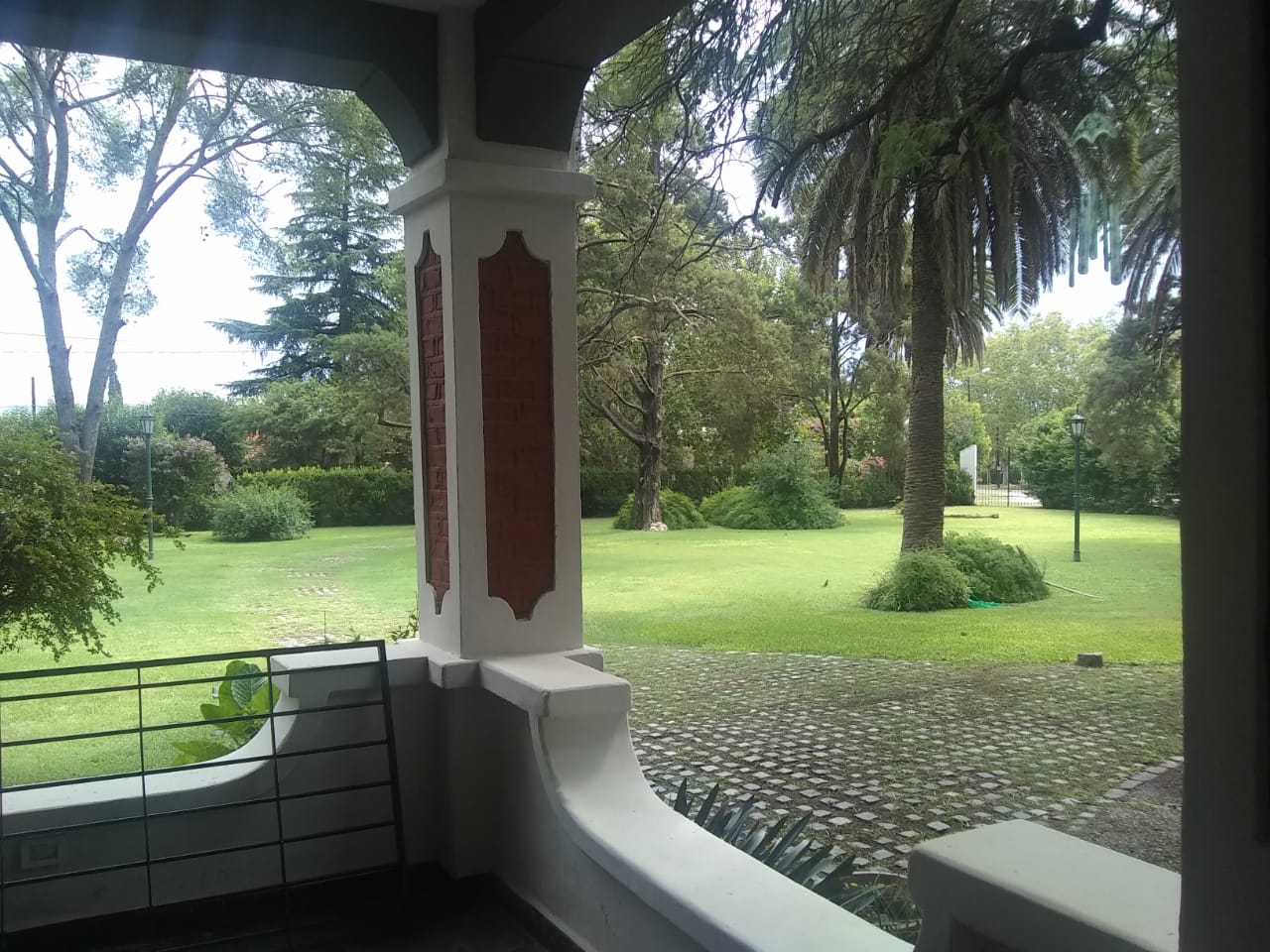 OFICINA AMOBLADA EN ZONA NORTE . AMENITIES, SALA DE REUNION, JARDIN