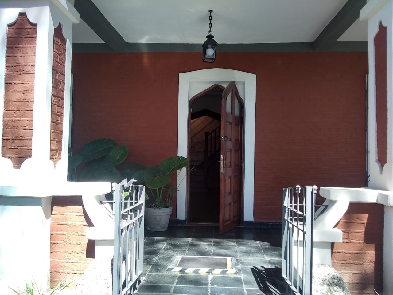 OFICINA AMOBLADA EN ZONA NORTE . AMENITIES, SALA DE REUNION, JARDIN