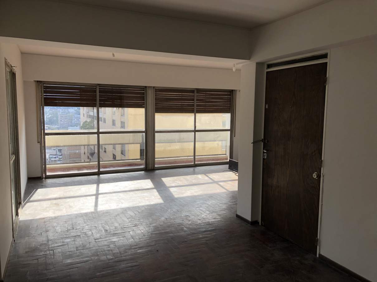 Departamento en alquiler de 3 dormitorios en Centro con cochera y seguridad
