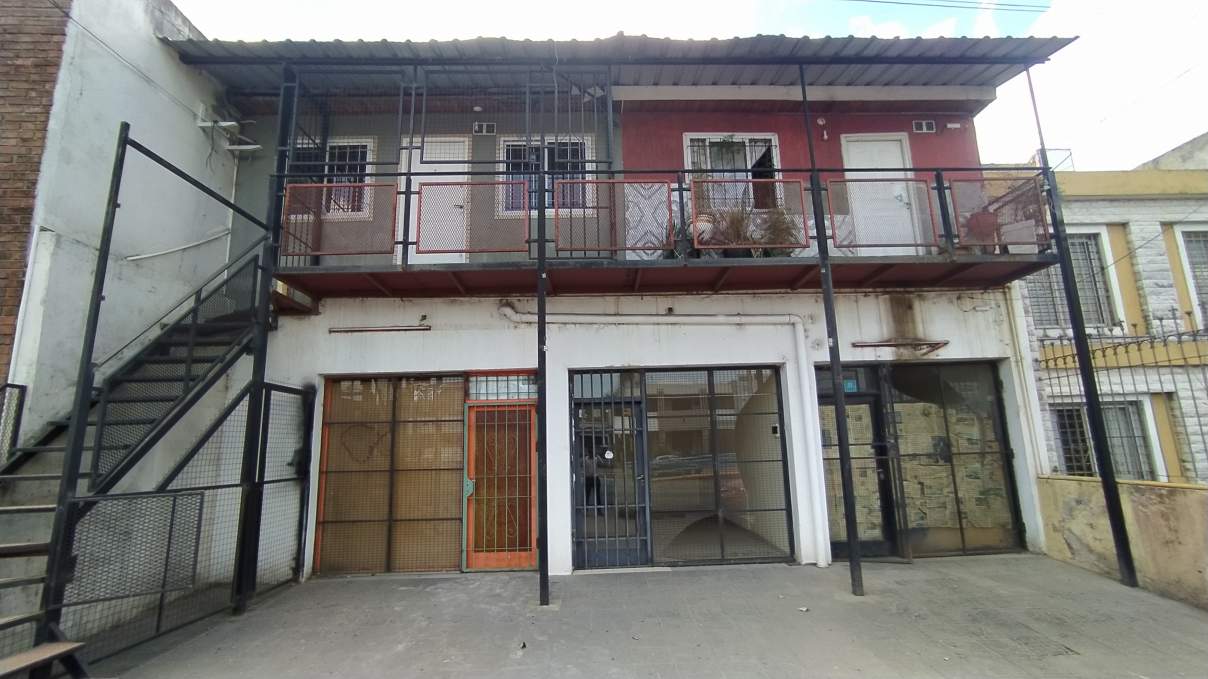 Venta 3 Locales Comerciales Más 2 Deptos Sobre Av Sabattini