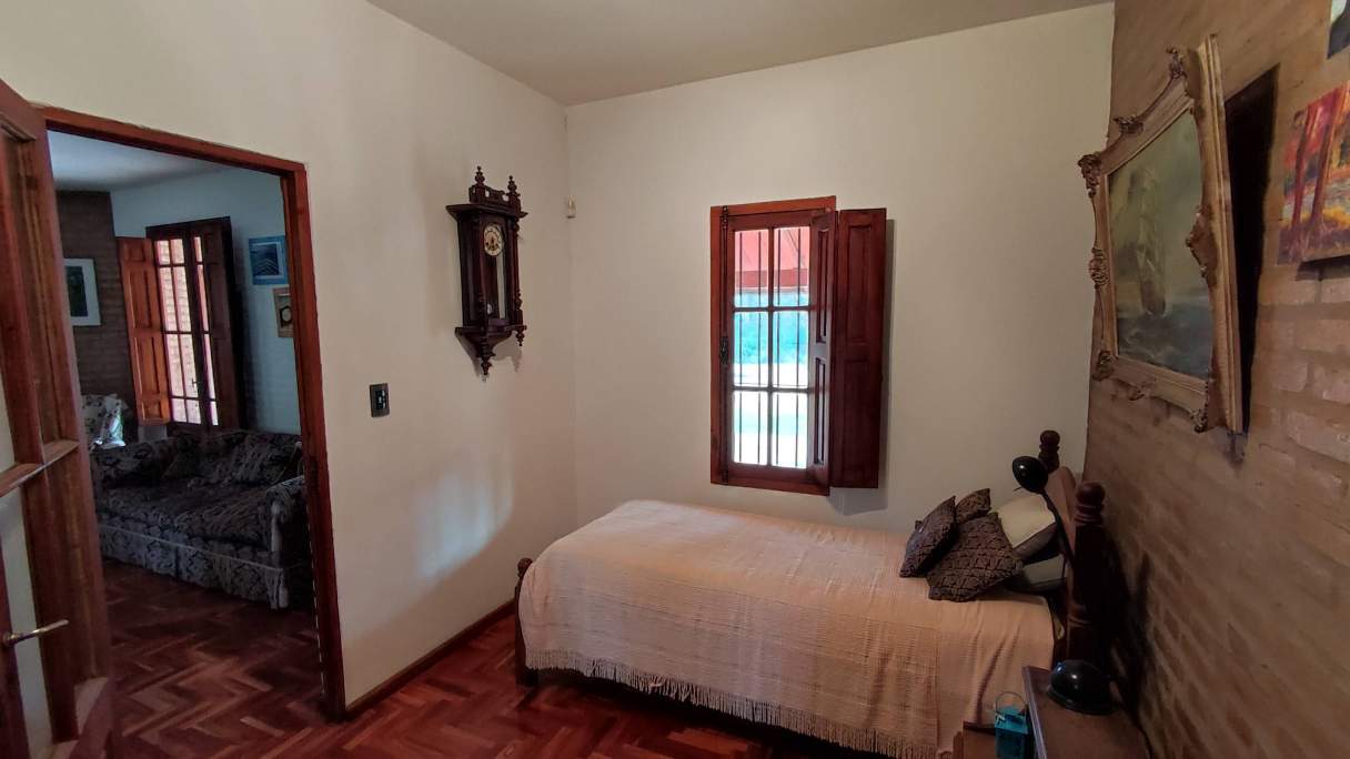 Venta Casa 4 Dorm. B° Villa Rivera Indarte
