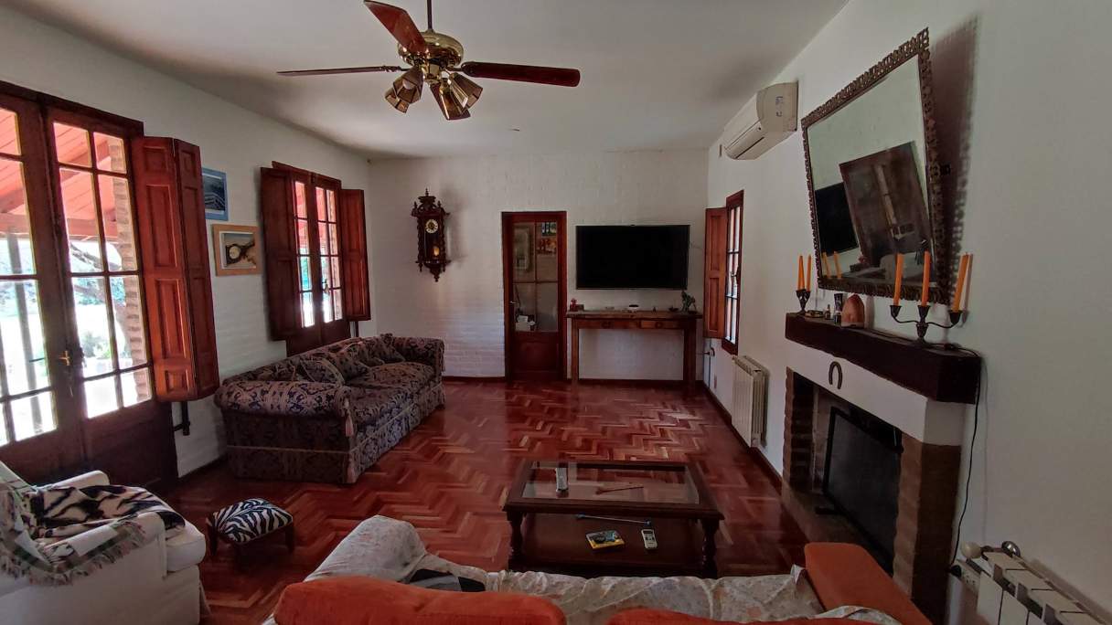 Venta Casa 4 Dorm. B° Villa Rivera Indarte