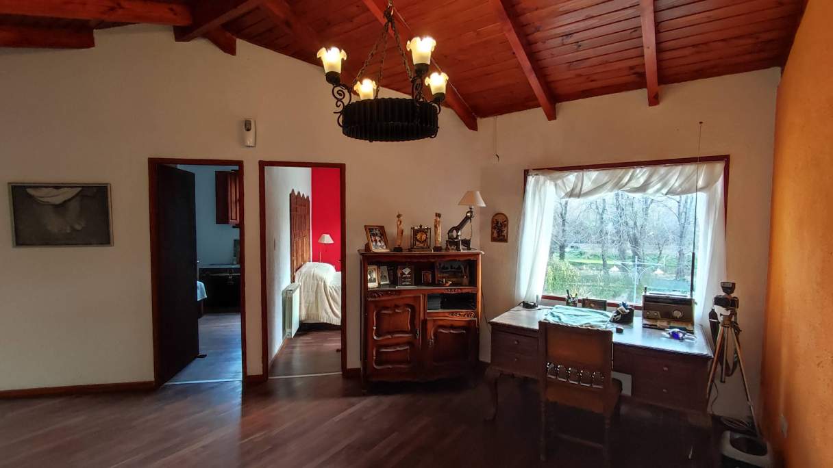 Venta Casa 4 Dorm. B° Villa Rivera Indarte