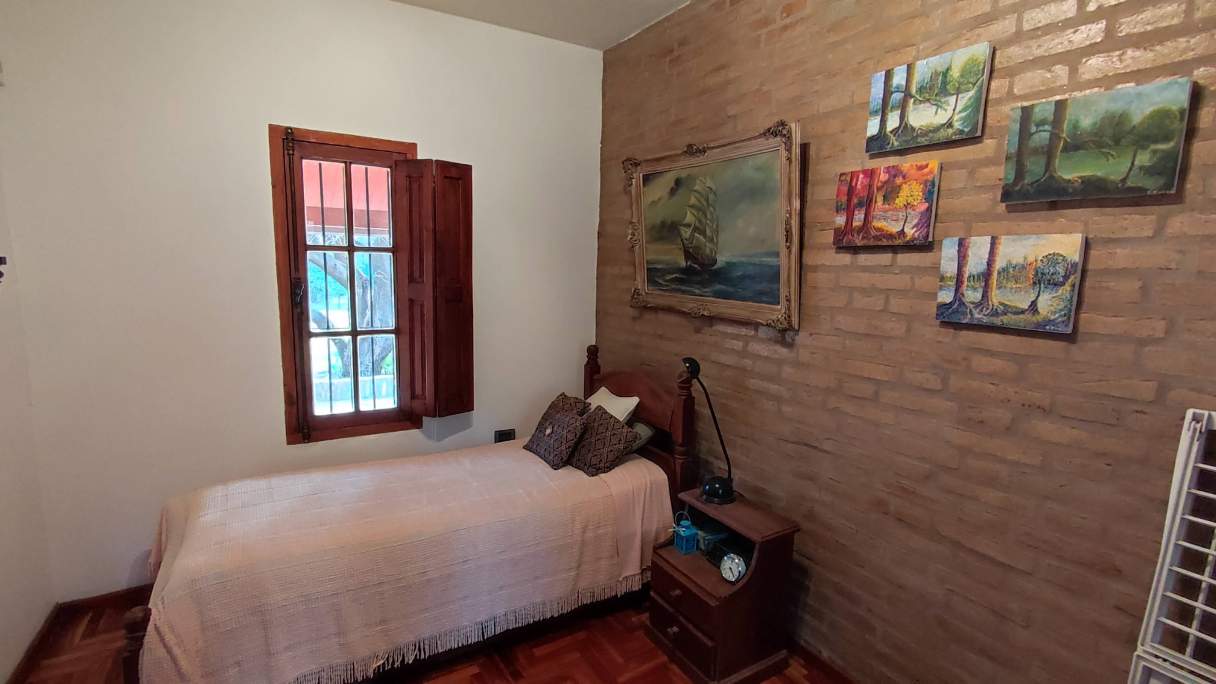 Venta Casa 4 Dorm. B° Villa Rivera Indarte