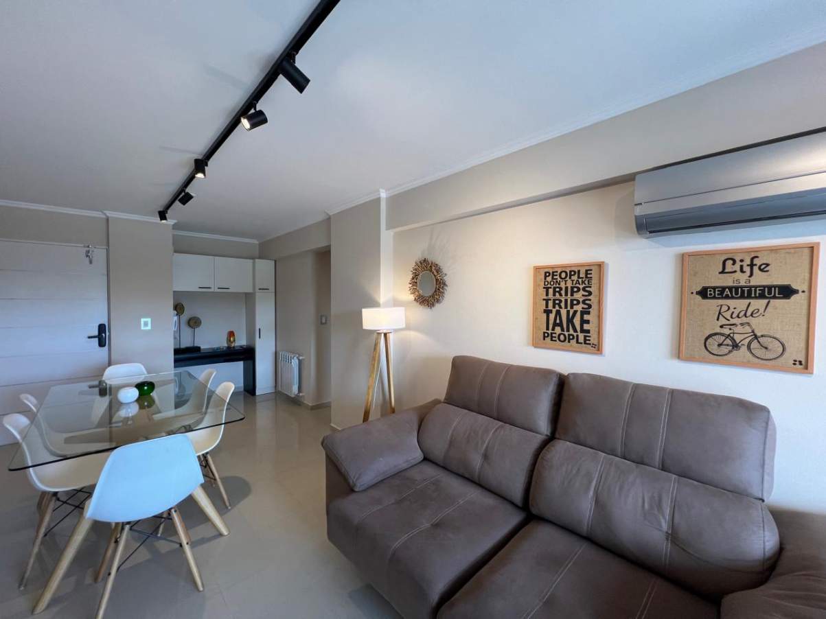 ALTO VILLASOL DEPARTAMENTO AMOBLADO TRES DORMITORIOS Y COCHERA