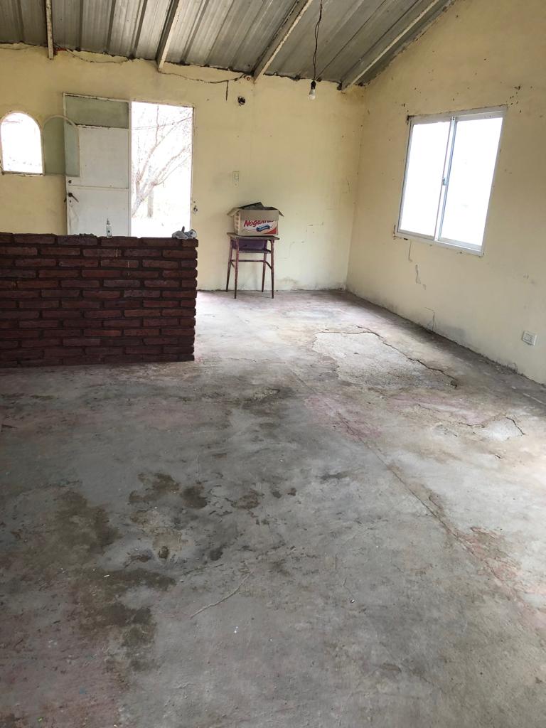 VENTA CASA CON AMPLIO TERRENO- B AGUAS AZULES- CAPILLA DEL MONTE-CÓRDOBA
