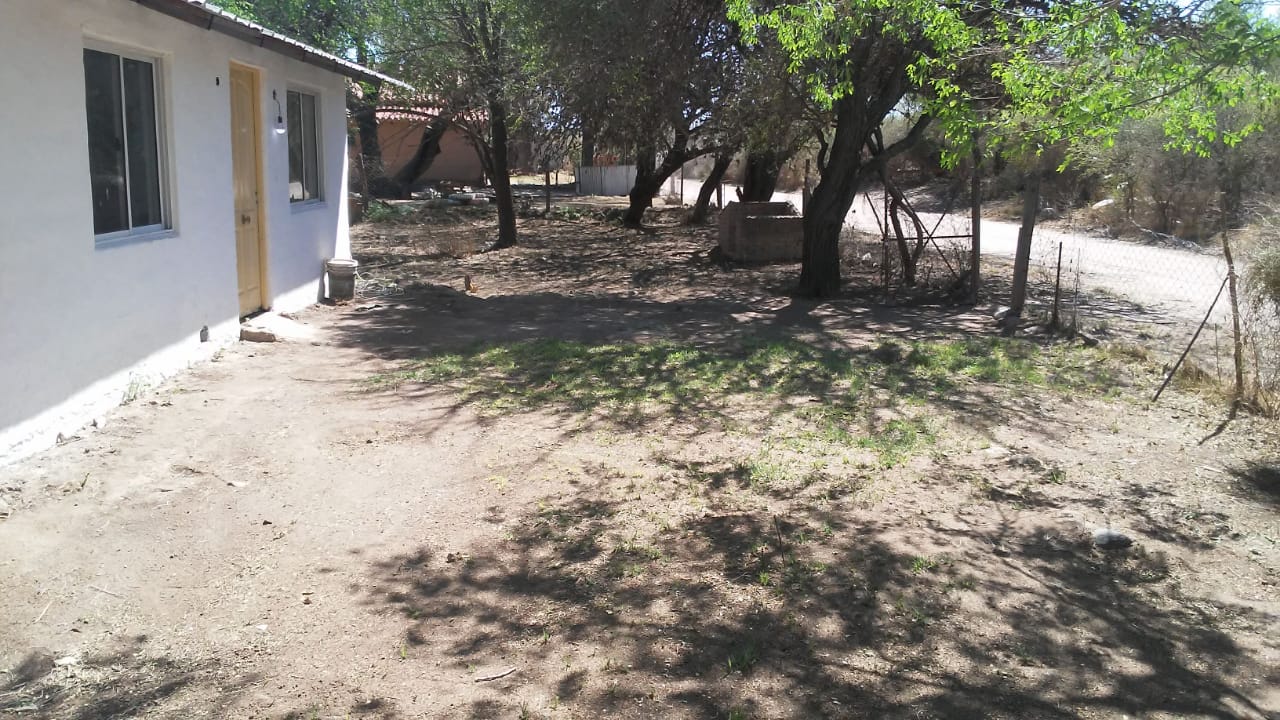 VENTA CASA CON AMPLIO TERRENO- B AGUAS AZULES- CAPILLA DEL MONTE-CÓRDOBA