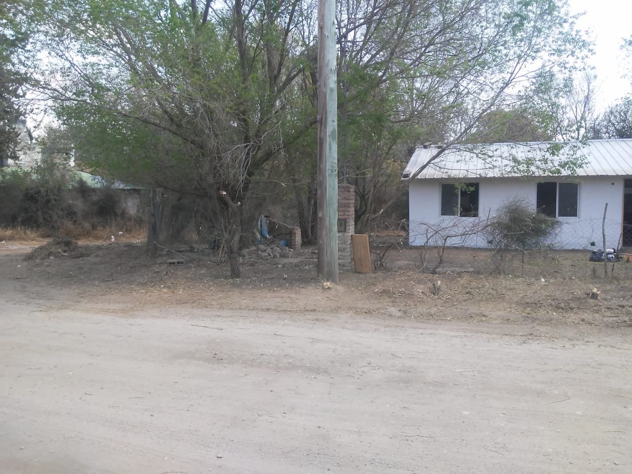VENTA CASA CON AMPLIO TERRENO- B AGUAS AZULES- CAPILLA DEL MONTE-CÓRDOBA