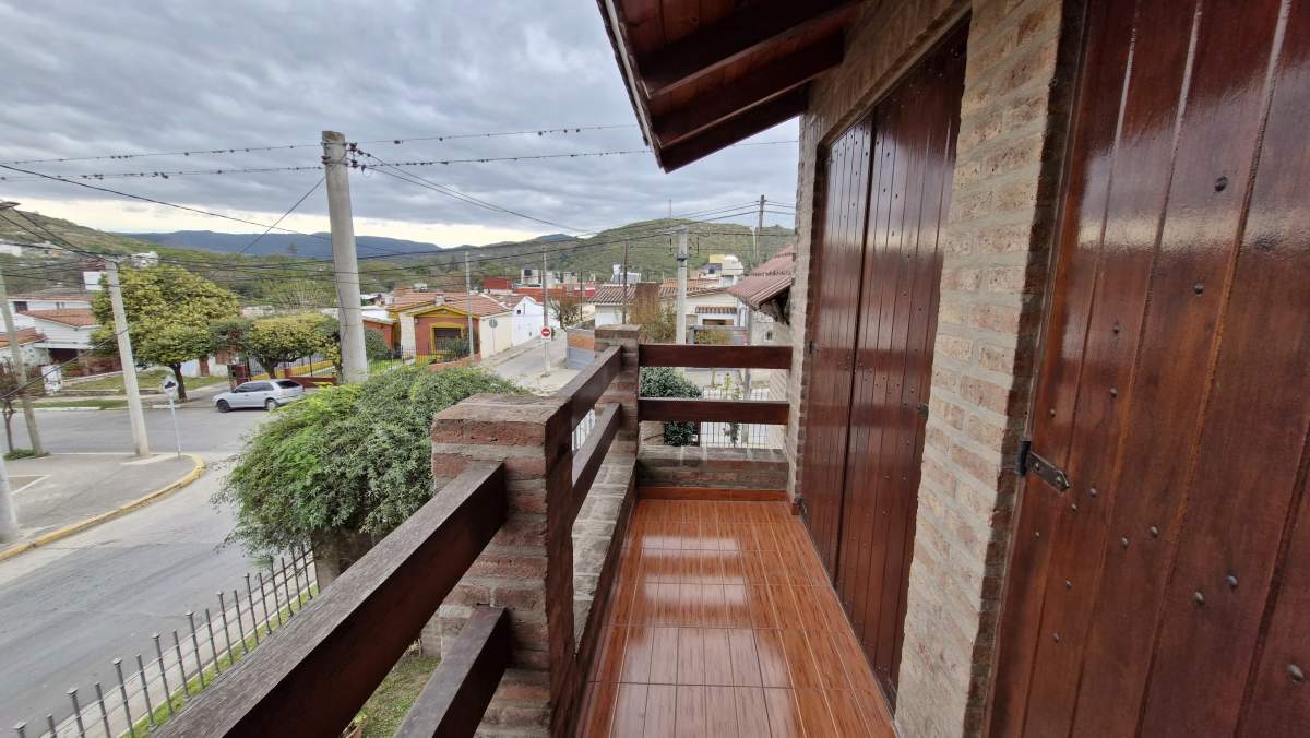 Venta Casa La Calera Centro 3 Dormitorios