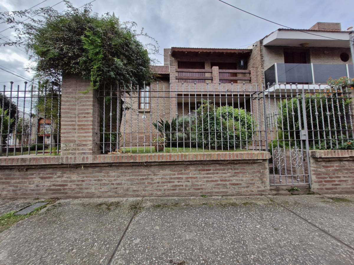 Venta Casa La Calera Centro 3 Dormitorios
