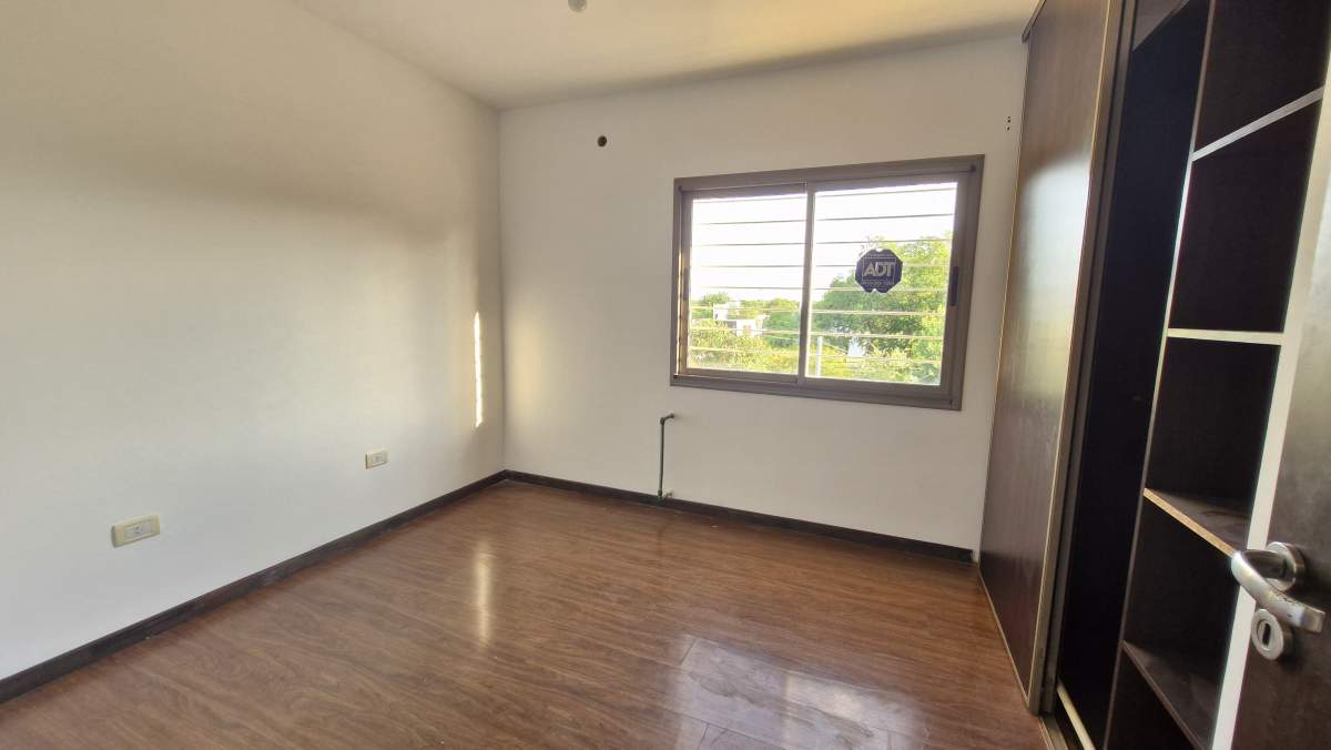 Venta Duplex Housing Villa Warcalde 3 dormitorios con pileta