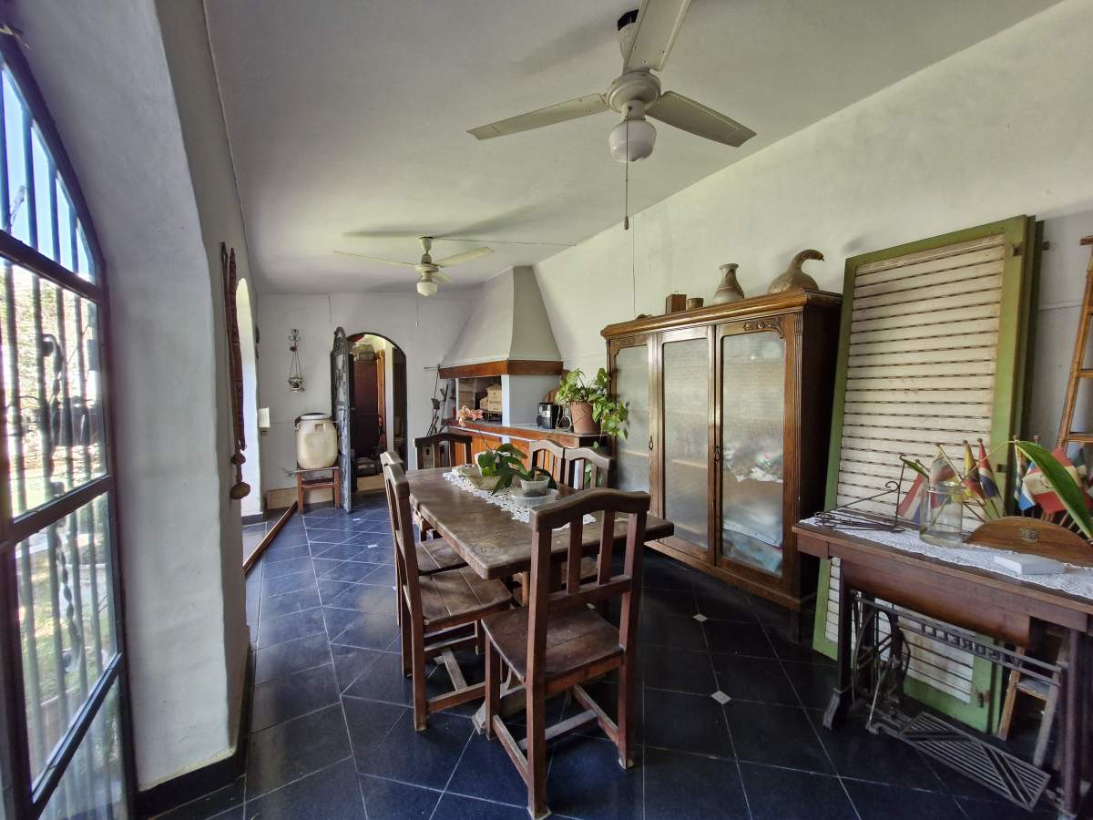 Venta casa cinco dormitorios zona sur Parque Los Molinos