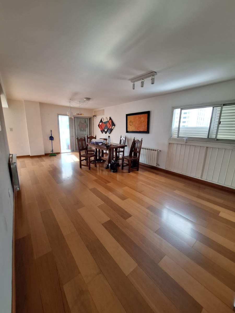 Departamento con cochera en venta