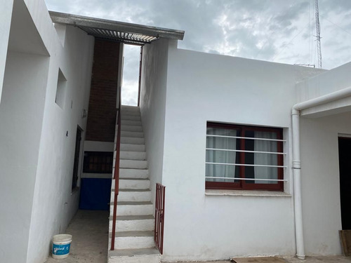 Venta Casa 8 Dormitorios Embalse Con Cochera