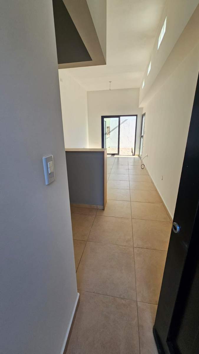 UBICACION PREMIUM - VIVI EN MANANTIALES - ALQUILER CASA DOS DORM