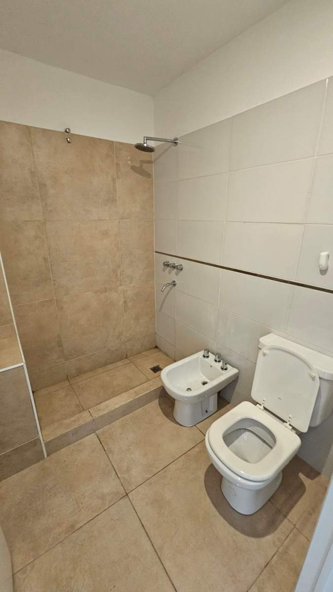 UBICACION PREMIUM - VIVI EN MANANTIALES - ALQUILER CASA DOS DORM