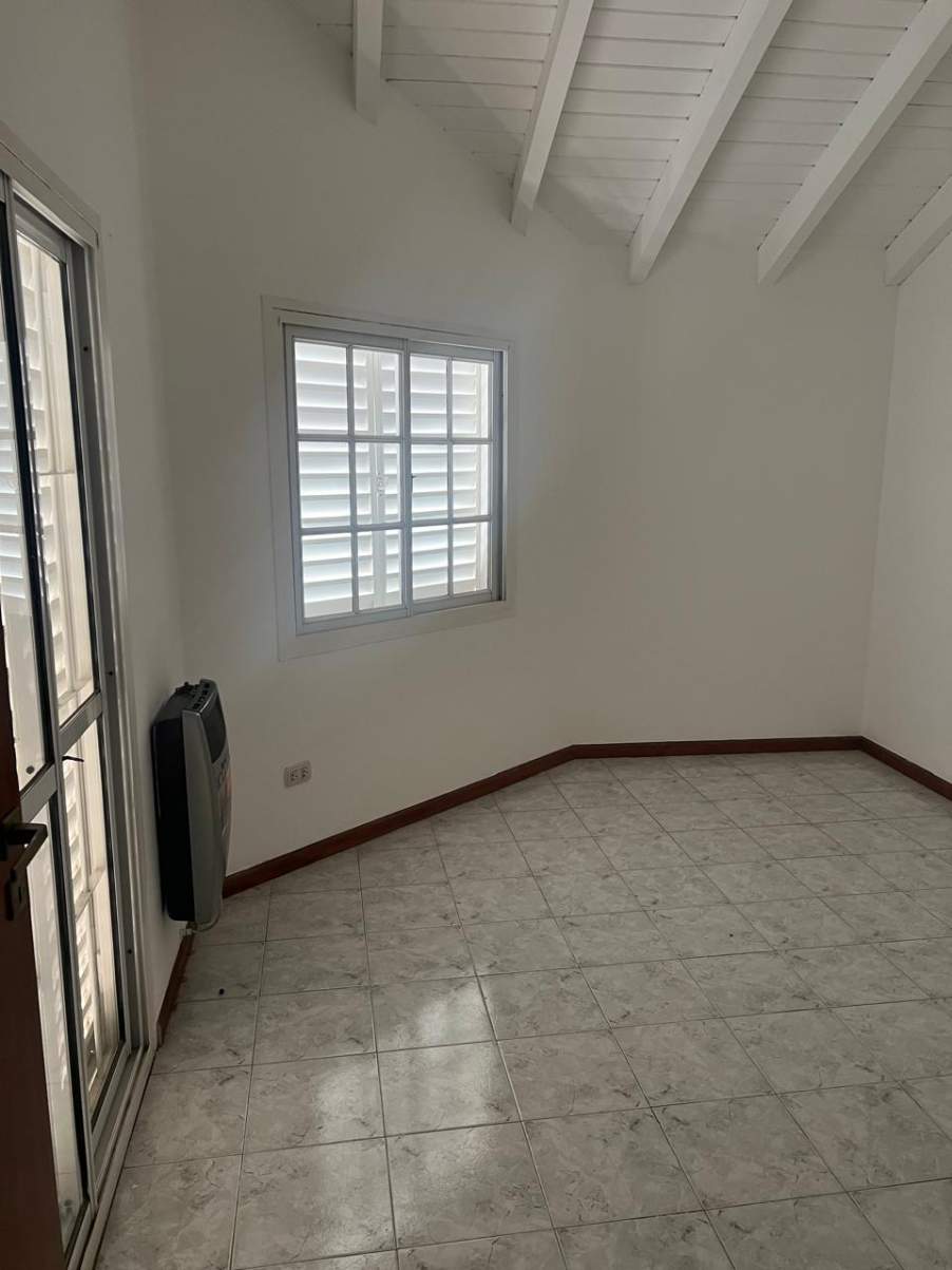 DUPLEX 2 DORM CON COCHERA B LOS NARANJOS