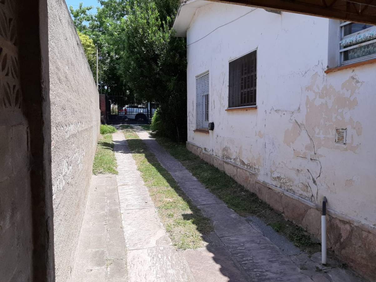 VENTA - OPORTUNIDAD - A REFACCIONAR
