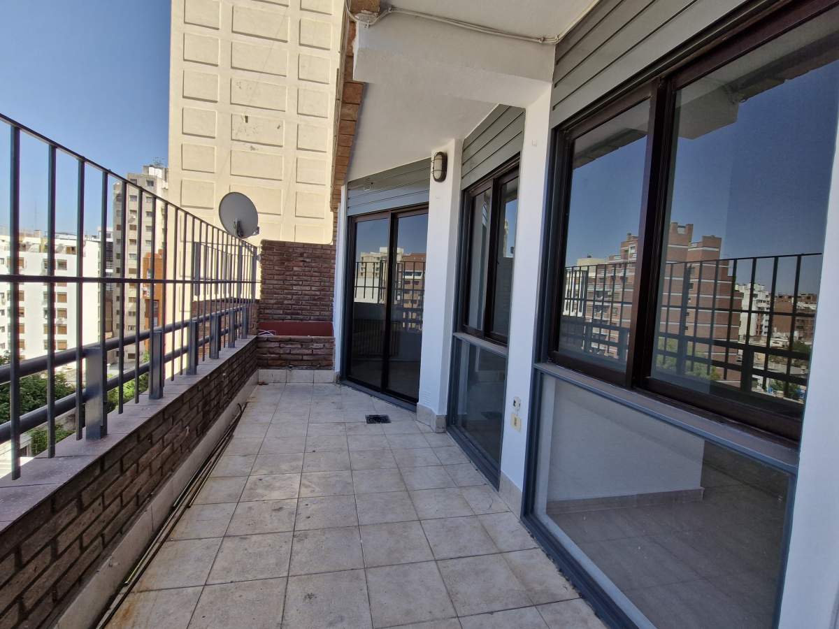 Venta Semipiso 2 Dormitorios Zona Centro con terraza
