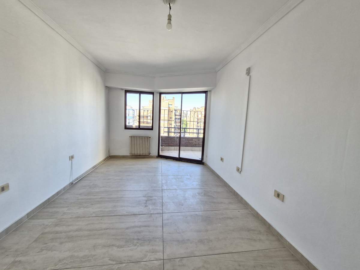 Venta Semipiso 2 Dormitorios Zona Centro con terraza