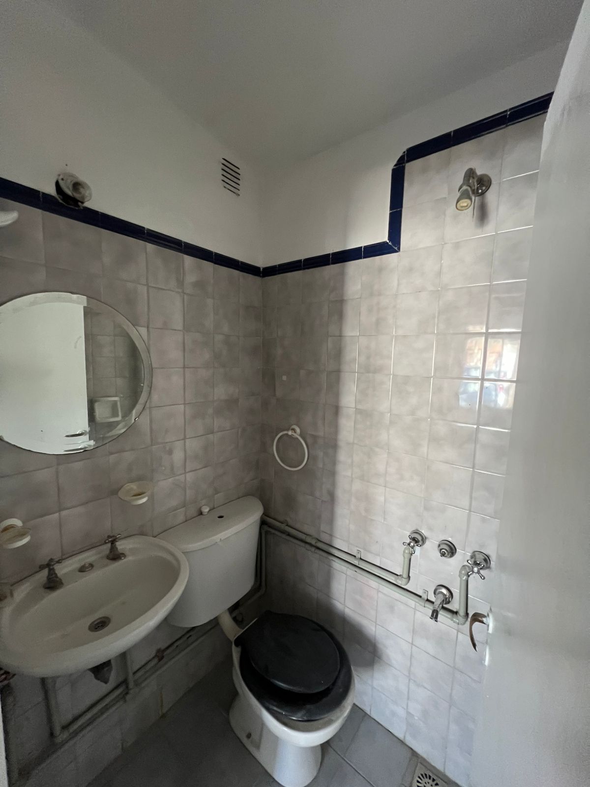 ALQUILO CASA B RESIDENCIAL VELEZ SARSFIELD - 4 DORMITORIOS CON COCHERA-