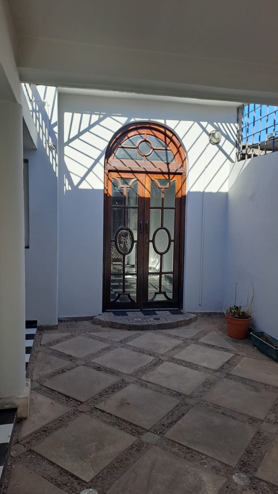 ALQUILO CASA B RESIDENCIAL VELEZ SARSFIELD - 4 DORMITORIOS CON COCHERA-