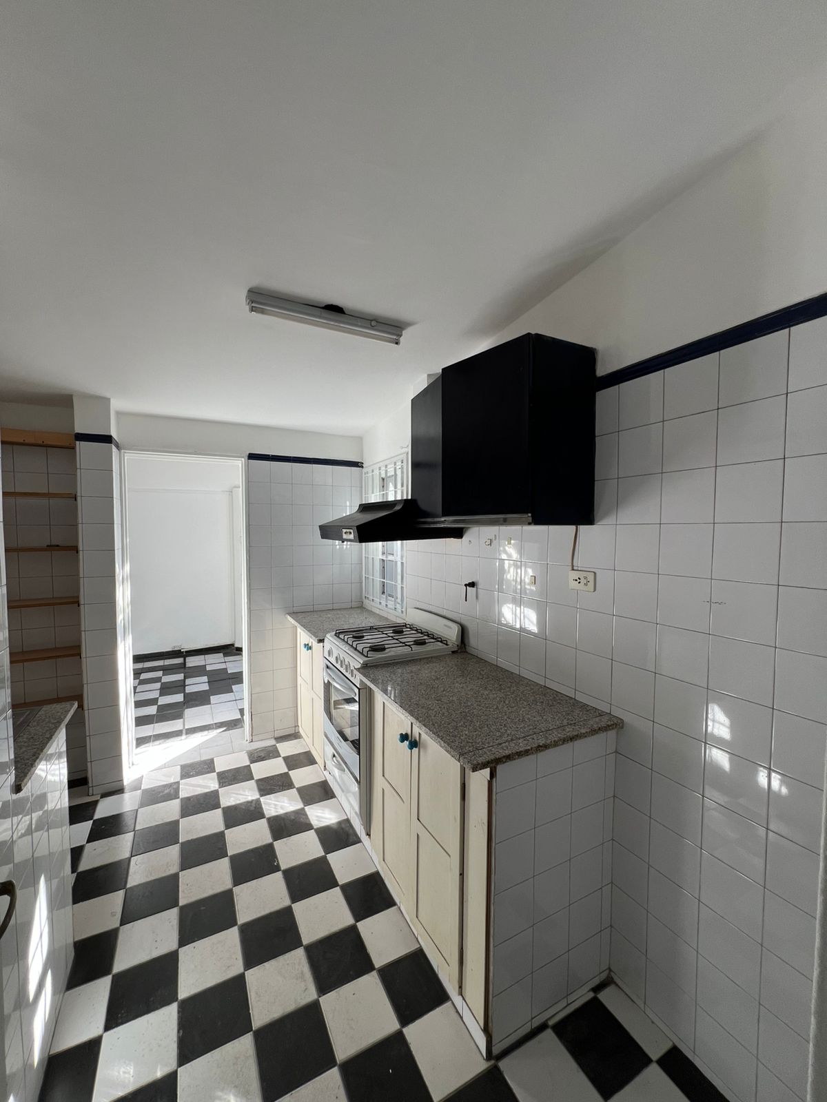 ALQUILO CASA B RESIDENCIAL VELEZ SARSFIELD - 4 DORMITORIOS CON COCHERA-