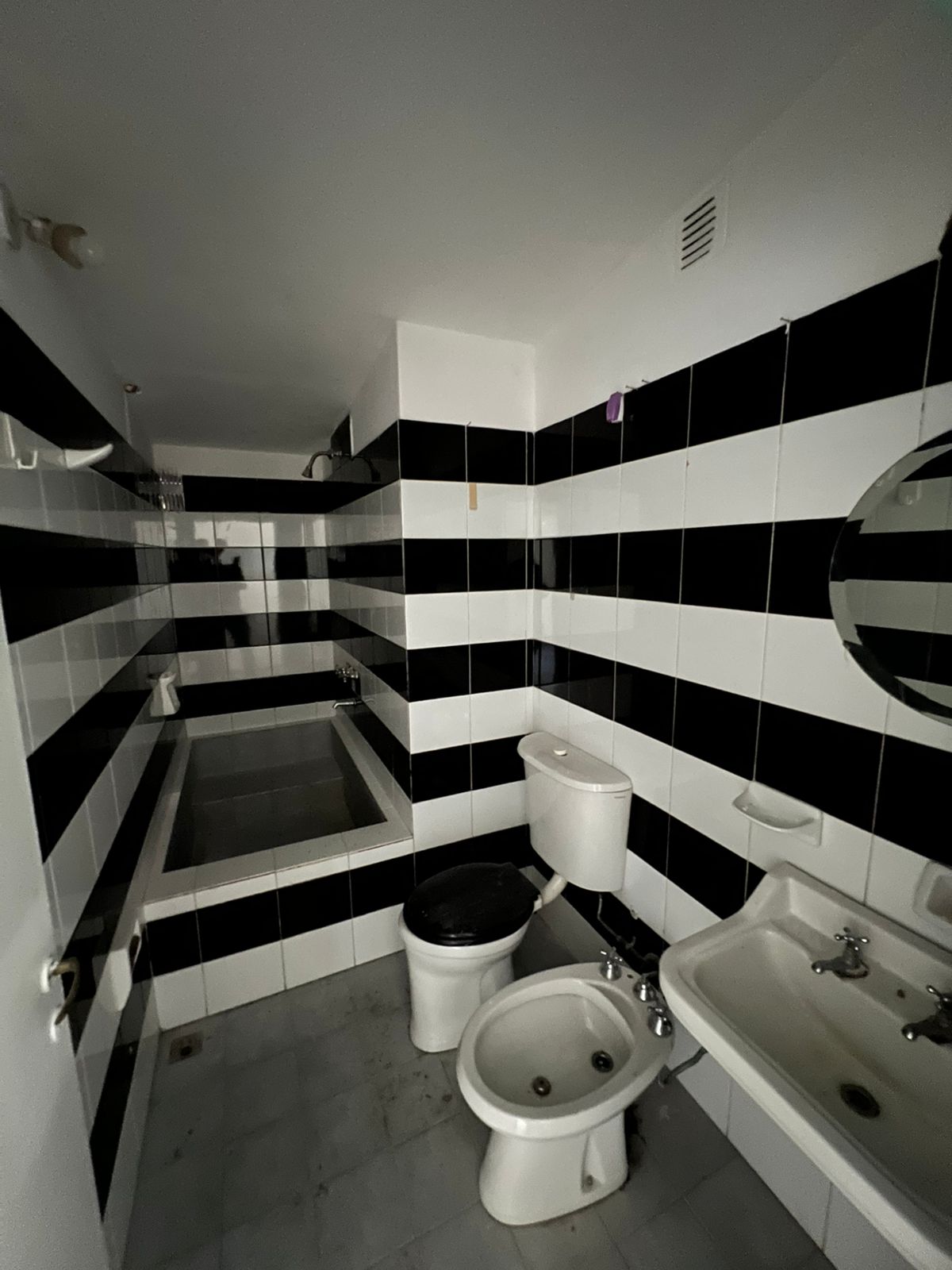 ALQUILO CASA B RESIDENCIAL VELEZ SARSFIELD - 4 DORMITORIOS CON COCHERA-