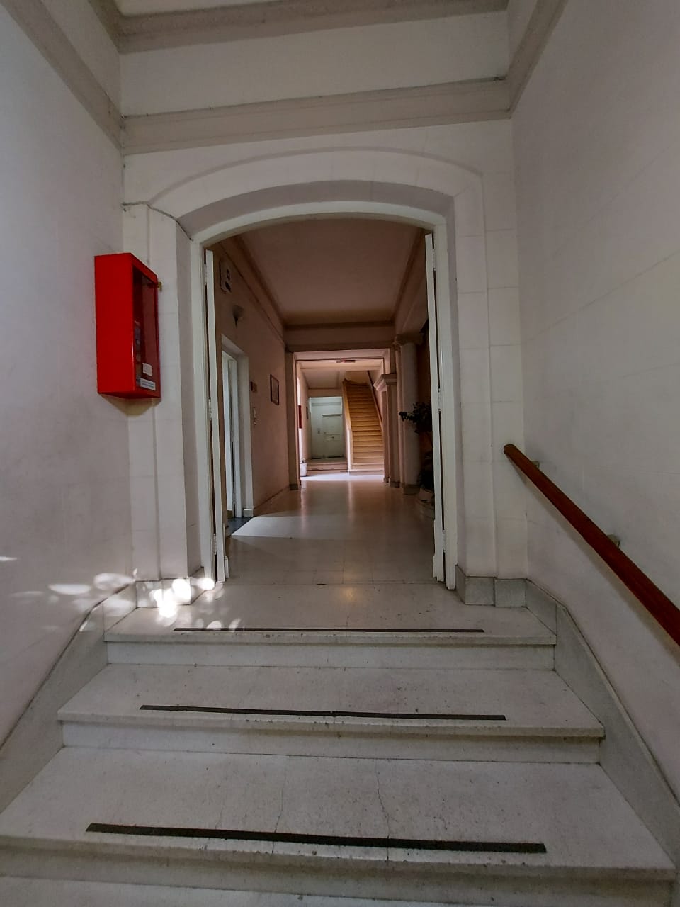 VENTA DEPTO PLANTA BAJA ZONA PATIO OLMOS - 1 DORM DE GRAN TAMAÑO CON PATIO - NO LO DEJES PASAR !