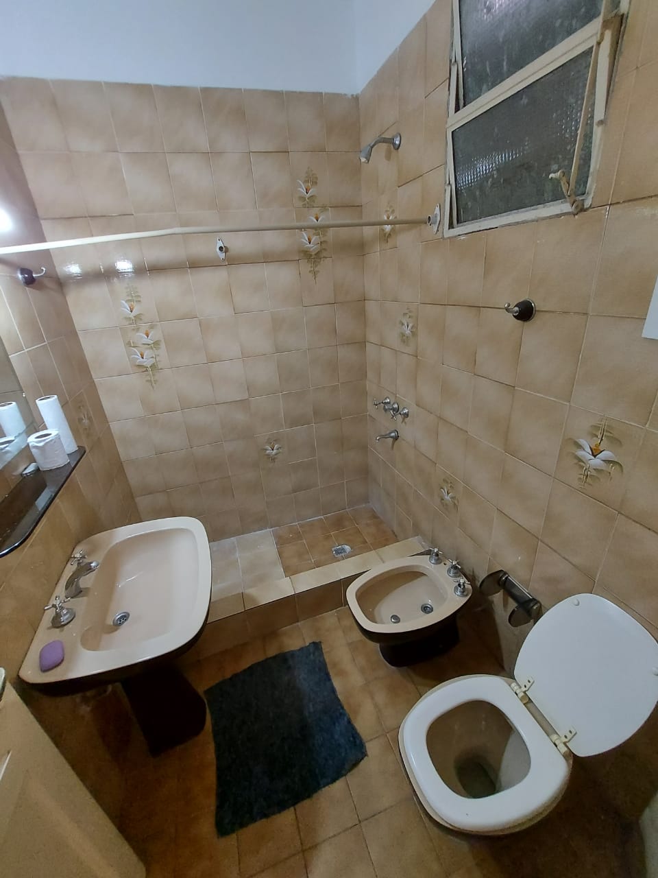 VENTA DEPTO PLANTA BAJA ZONA PATIO OLMOS - 1 DORM DE GRAN TAMAÑO CON PATIO - NO LO DEJES PASAR !