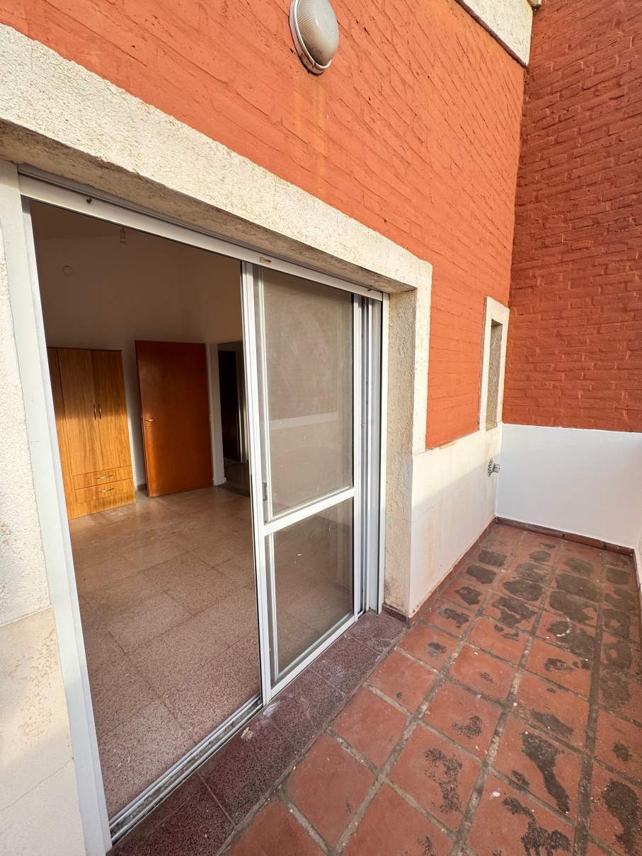 ALQUILER DUPLEX A METROS DE AV. SABATTINI - 2 DORM CON COCHERA Y  PATIO - VENI A VERLO!