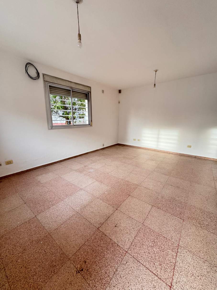 ALQUILER DUPLEX A METROS DE AV. SABATTINI - 2 DORM CON COCHERA Y  PATIO - VENI A VERLO!