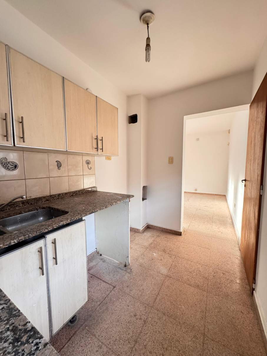 ALQUILER DUPLEX A METROS DE AV. SABATTINI - 2 DORM CON COCHERA Y  PATIO - VENI A VERLO!