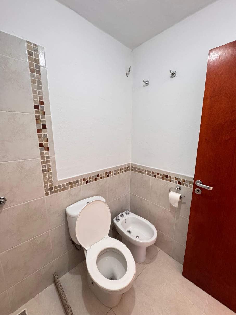 ALQUILER DUPLEX DE 2 DORMITORIOS  ESCRITORIO CON GARAGE Y PATIO ZONA - ORFEO SUPERDOMO - VENI A CONOCERLO!!!