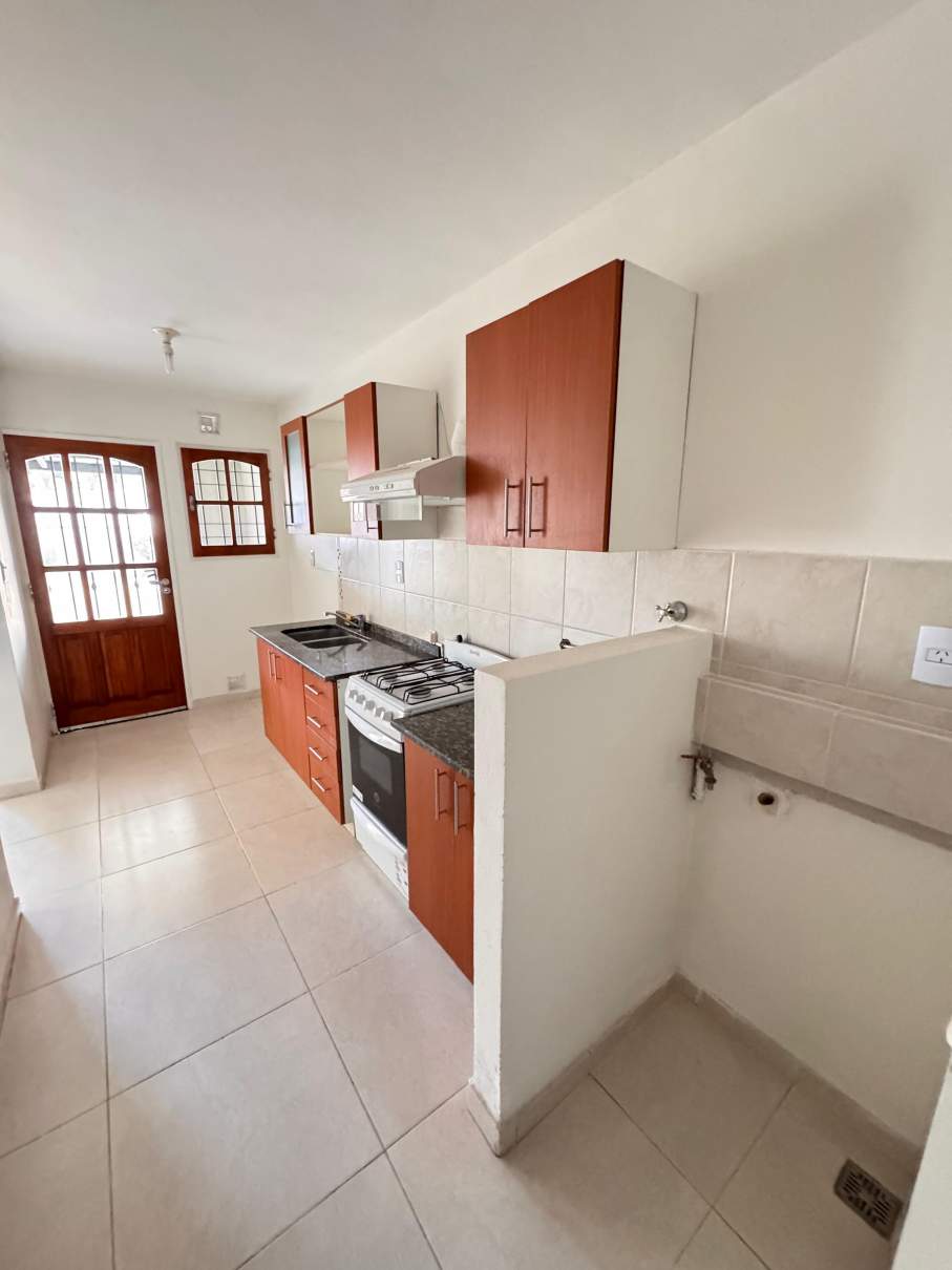ALQUILER DUPLEX DE 2 DORMITORIOS  ESCRITORIO CON GARAGE Y PATIO ZONA - ORFEO SUPERDOMO - VENI A CONOCERLO!!!