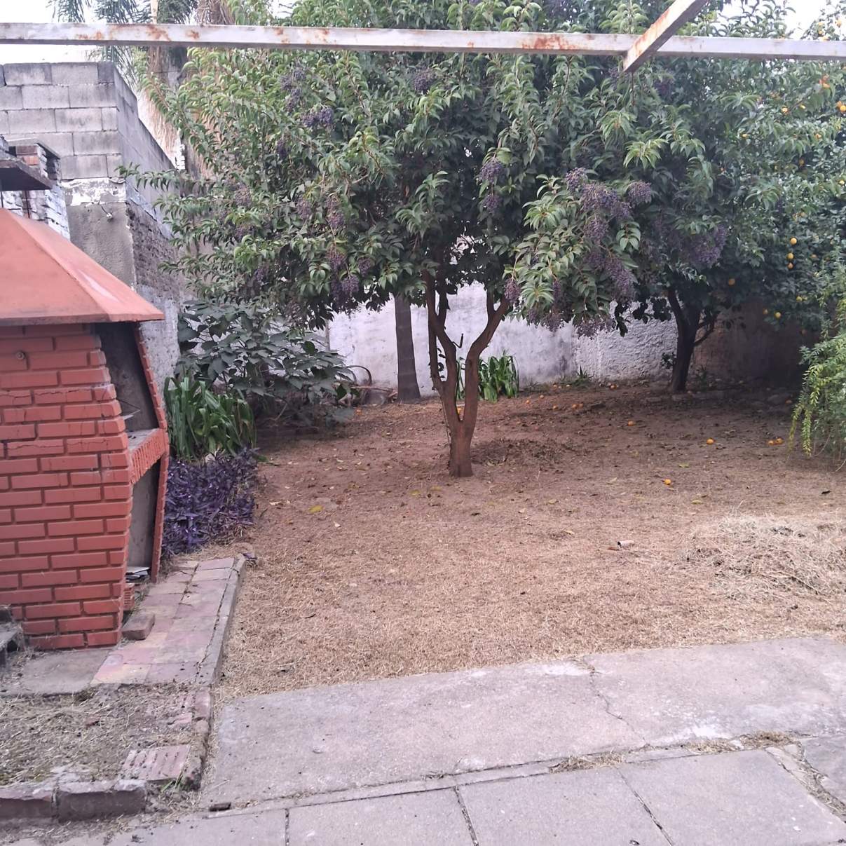 Casa de 2 dorm  Dpto en planta alta en Venta B Alberdi