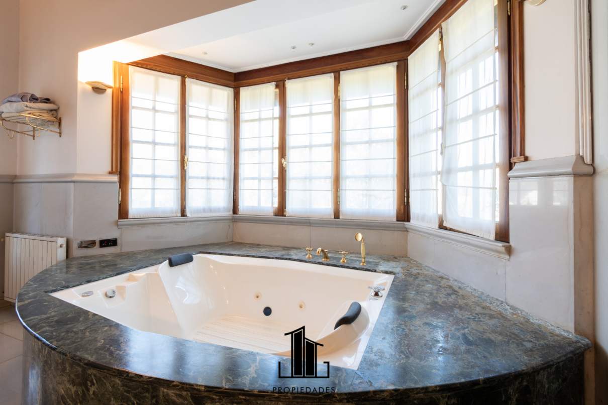 VENTA CASA PREMIUM EN COUNTRY LAS DELICIAS FONDO GOLF