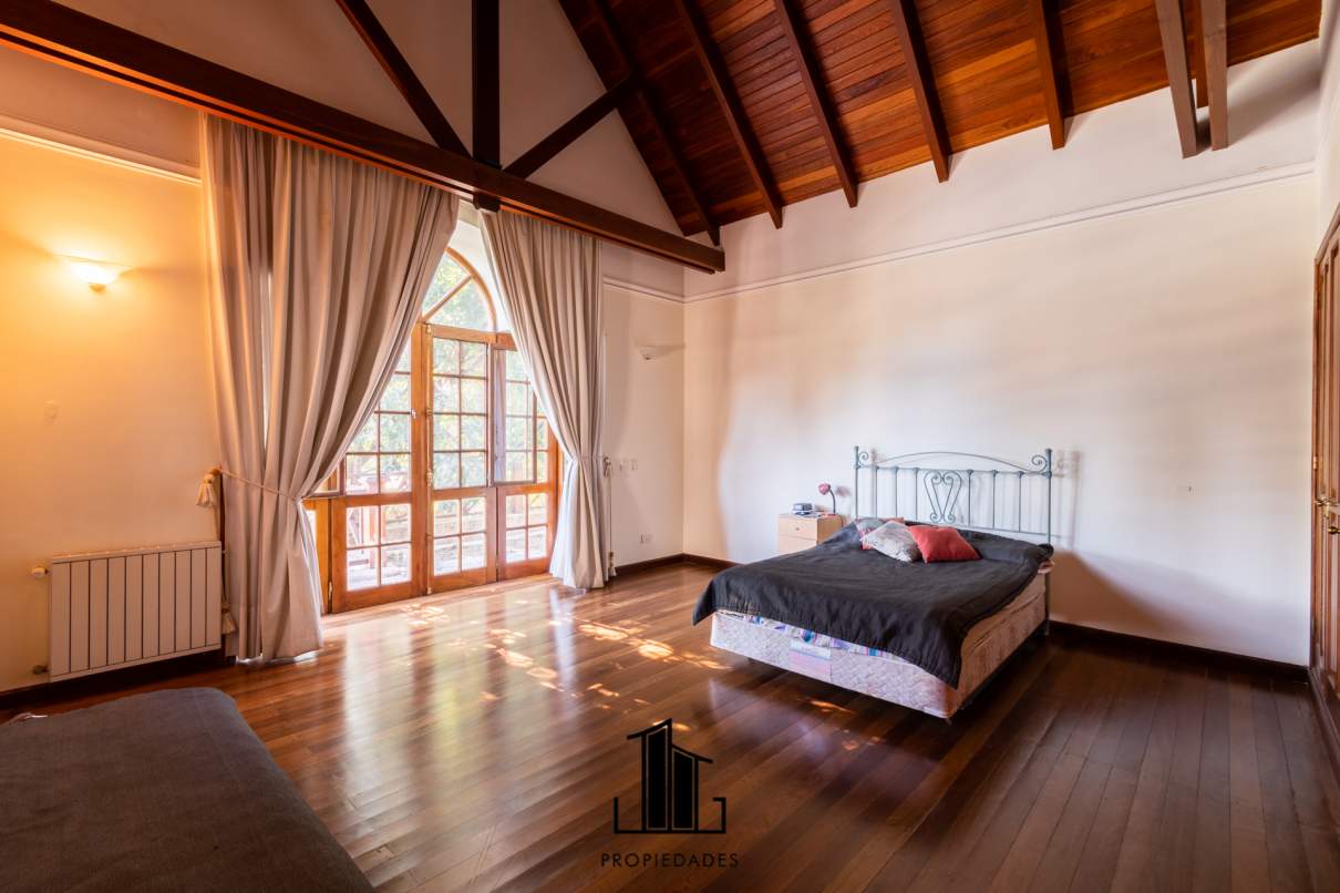 VENTA CASA PREMIUM EN COUNTRY LAS DELICIAS FONDO GOLF