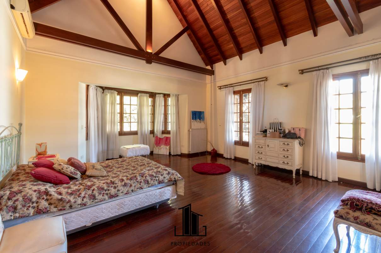 VENTA CASA PREMIUM EN COUNTRY LAS DELICIAS FONDO GOLF