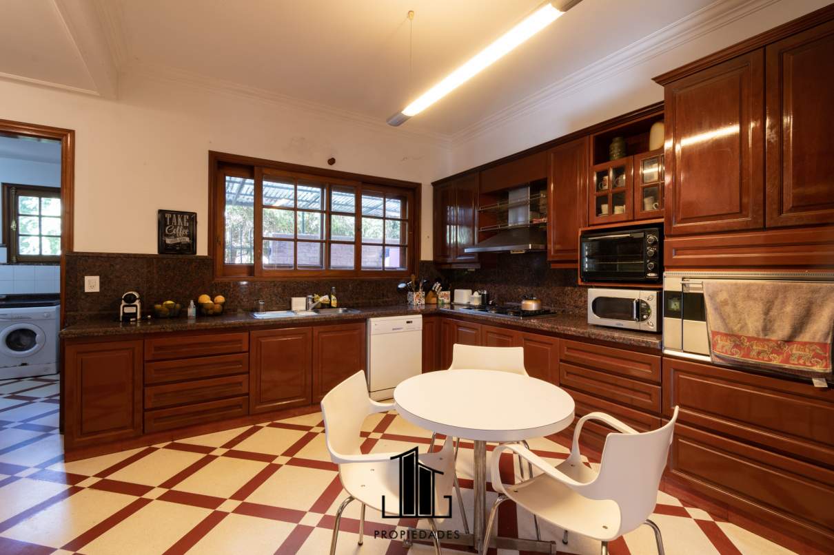 VENTA CASA PREMIUM EN COUNTRY LAS DELICIAS FONDO GOLF