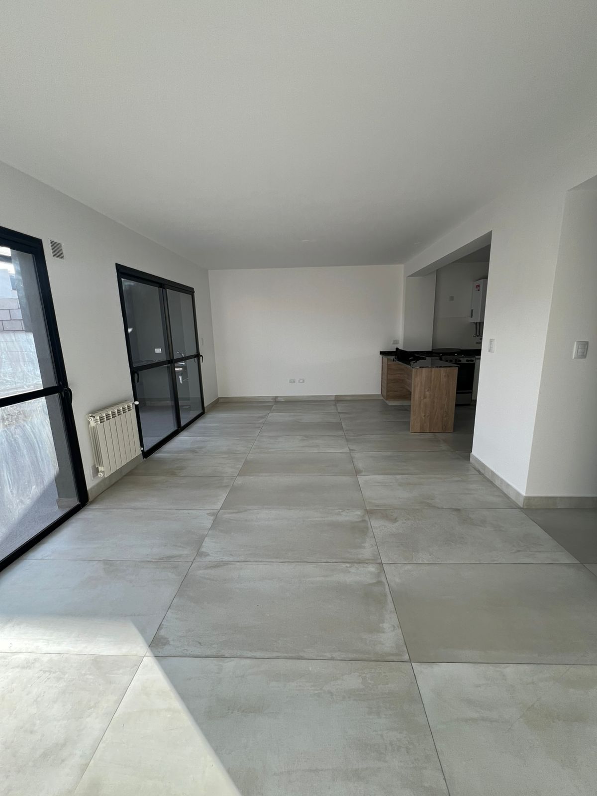 ¡Estrená tu Dúplex en Solares de Manantiales con Patio, Asador y Cochera Doble!
