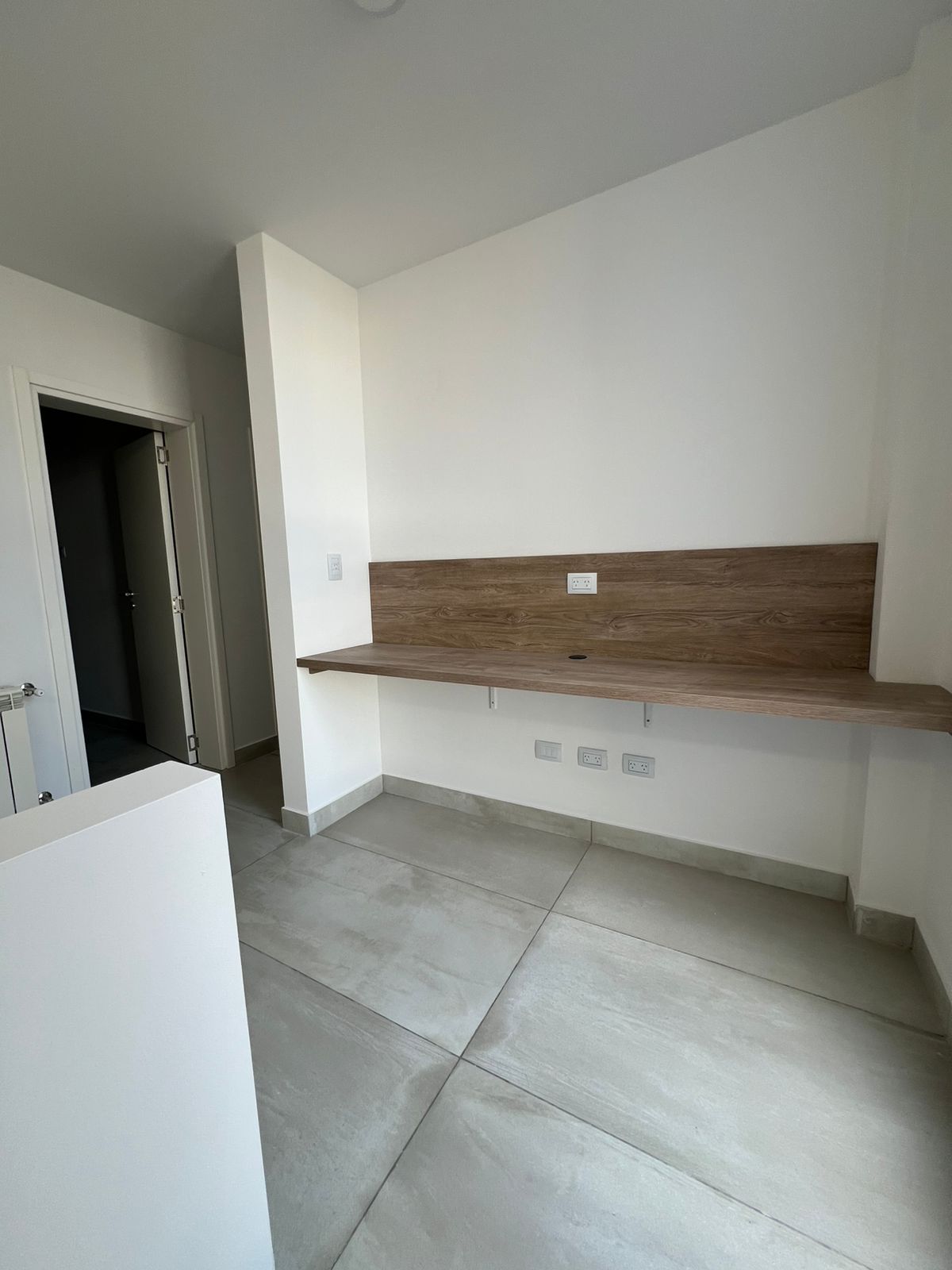 ¡Estrená tu Dúplex en Solares de Manantiales con Patio, Asador y Cochera Doble!