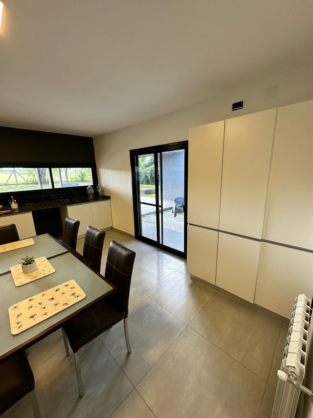 Casa en alquiler en Valle del Golf  2 Dormitorios  Amoblada  Pileta y Cochera Doble